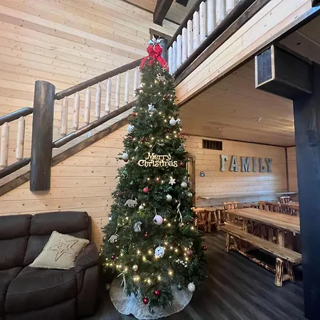 Staycation Lodge With Indoor Pool And Basketball Court-2
